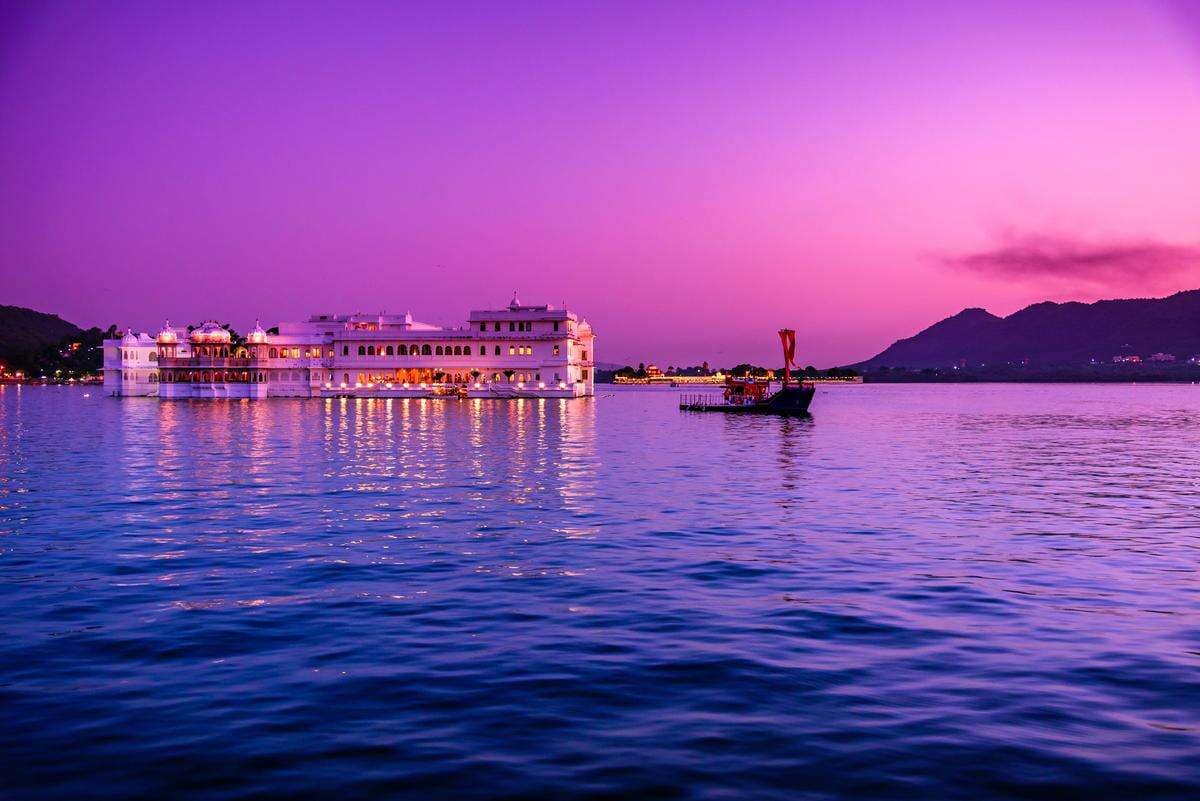 lake pichola